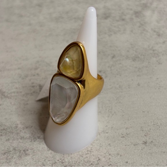 Kendra Scott Margot Cocktail Ring in White Mix/Vintage Gold (Size 6) - Picture 4 of 13